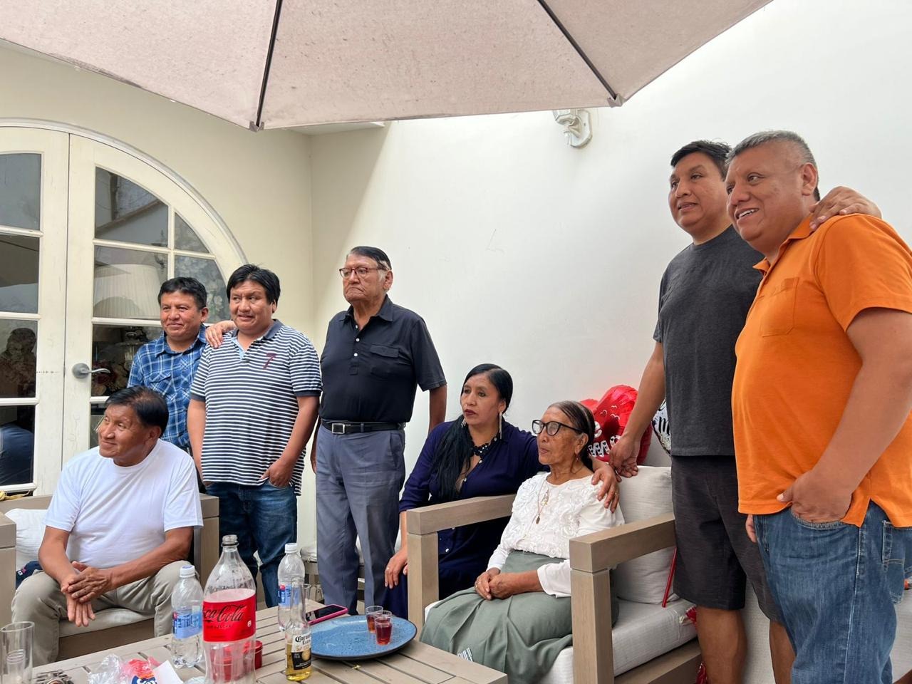 La familia con su madre