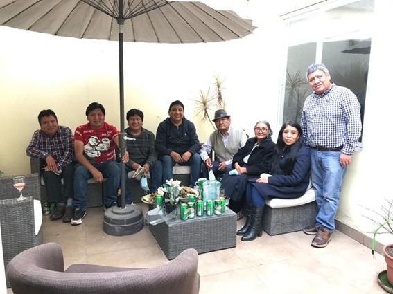 Reunión con los suyos